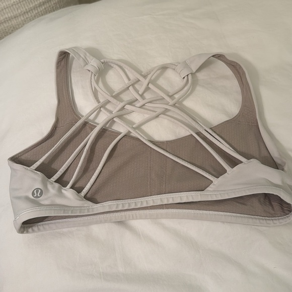 Women's LULULEMON White Free wild to be bra size 10 - Picture 1 of 2